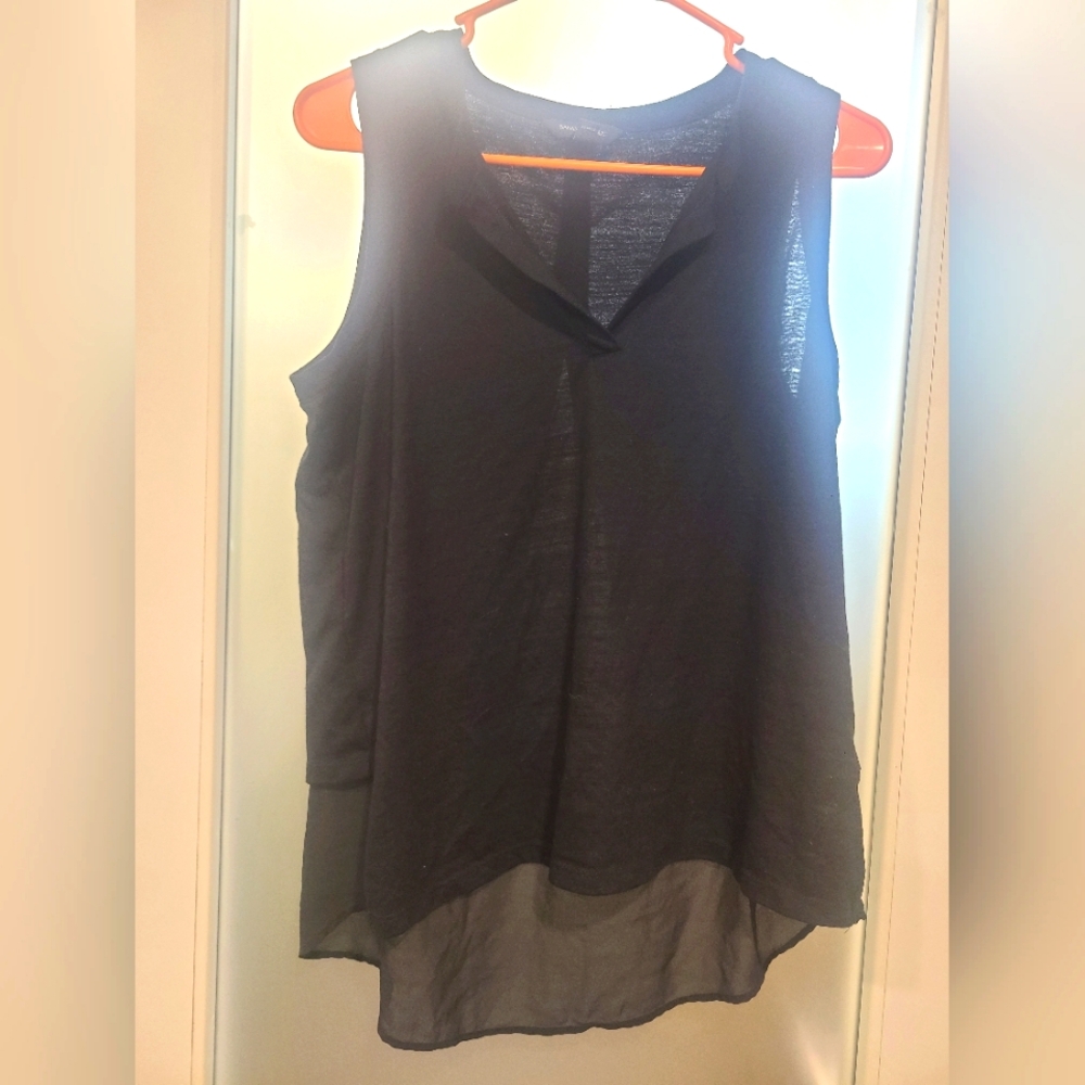 Banana Republic V Neck Knit Tank With Sheer Split Open Back